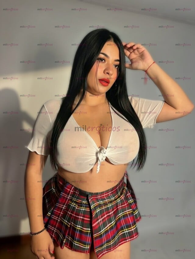 FOTOS DE SOY LINDA UNA SEXI MUJER DE GRANDES PIERNAS Y DELICIOSOS SENOS VEN Y DISFRUTAMOS
