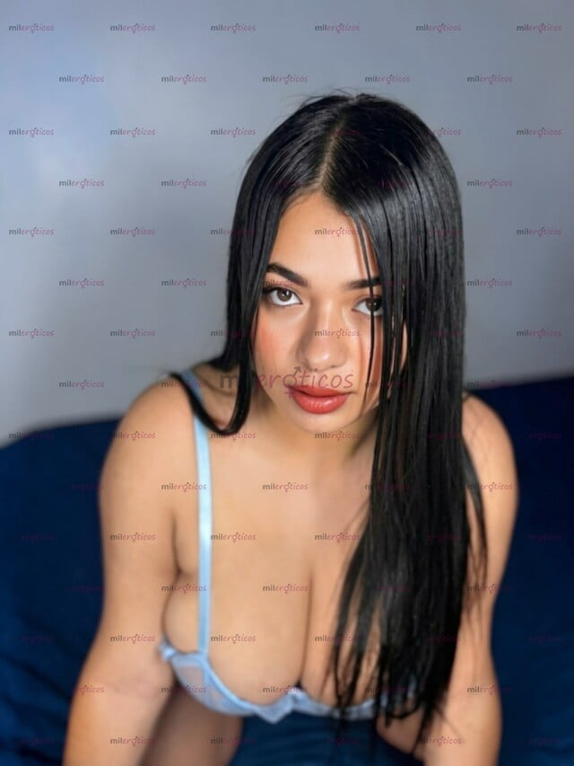 FOTOS DE SOY LINDA UNA SEXI MUJER DE GRANDES PIERNAS Y DELICIOSOS SENOS VEN Y DISFRUTAMOS