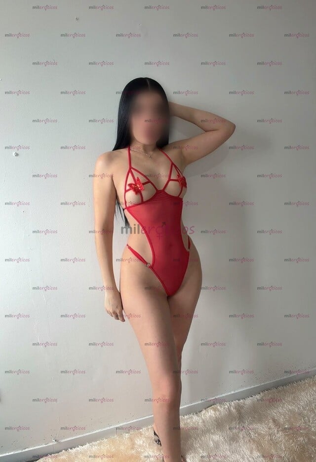 FOTOS DE HOLA CORAZON. MI NOMBRE ES LARISSA UNA CHICA DELGADA DE CARA ANGELICAL