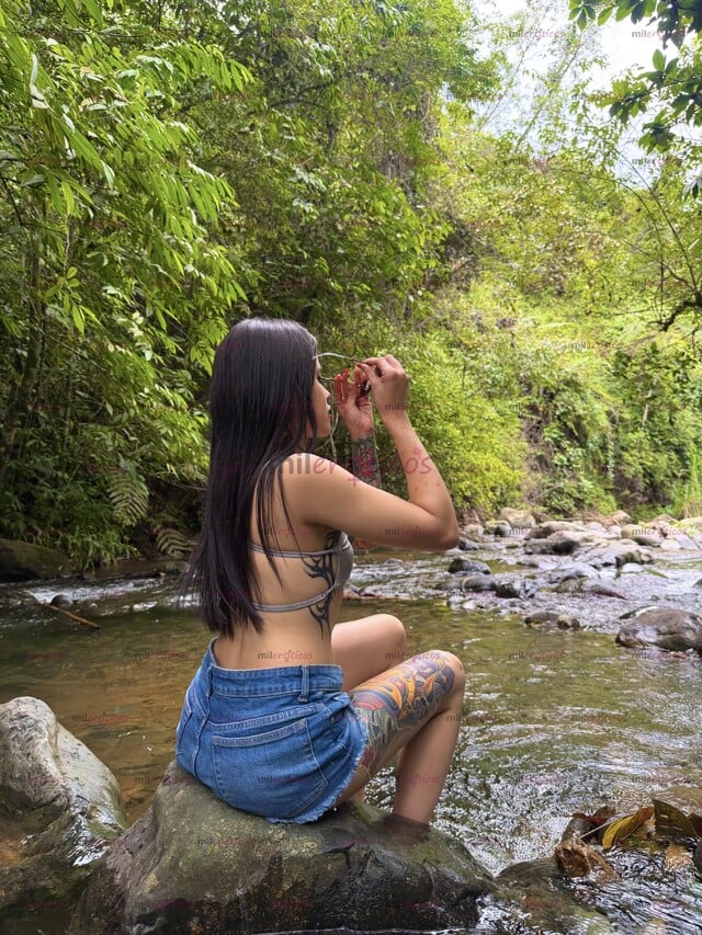 FOTOS DE JANIN JOVEN FEMENINA CHICA VIP EN EL SUR MUY COMPLACIENTE