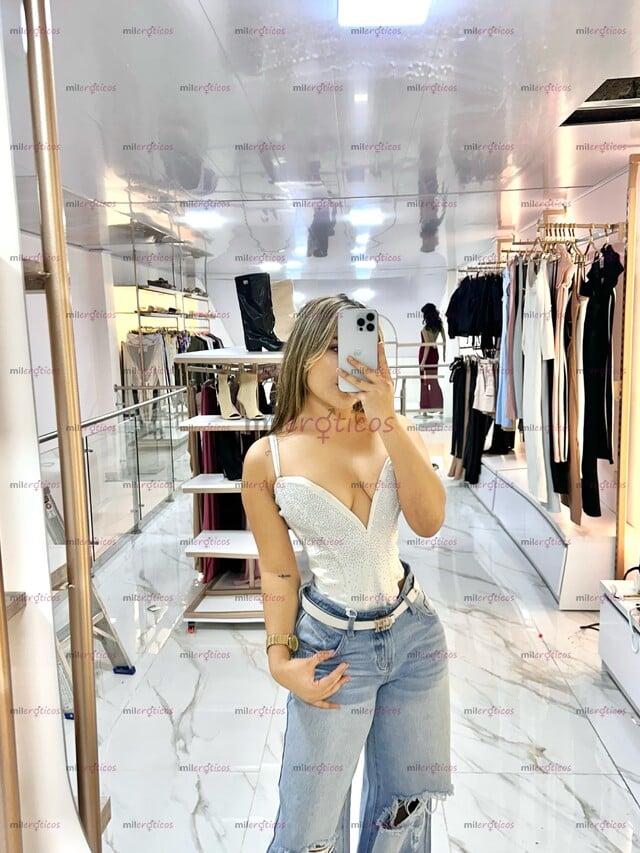 FOTOS DE ELEGANCIA Y DISCRECIÓN, ENCANTO FEMENINO