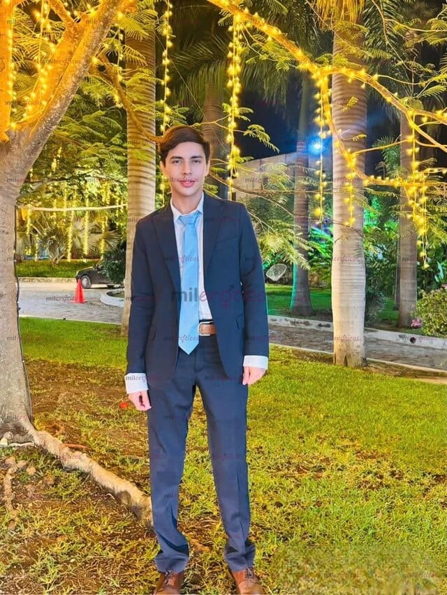 FOTOS DE ÚNICOS DÍAS MARIO EL CHICO DE TUS SUEÑOS, HERMOSO, SENSUAL, EDUCADO E HIGIÉNICO.