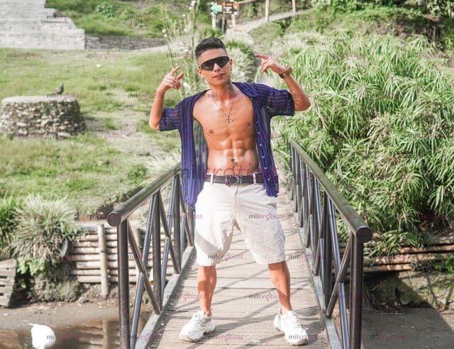 FOTOS DE HOLA, SOY CHICO NUEVO EN LA CIUDAD CON DESEOS DE CONOCER HOMBRE MAYORES.