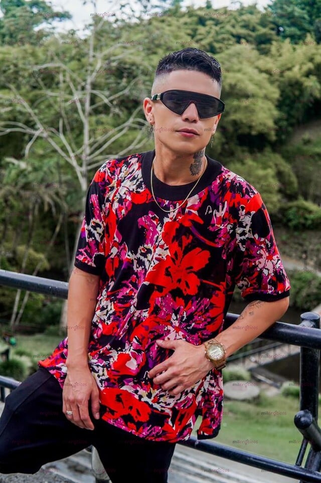 FOTOS DE HOLA, SOY CHICO NUEVO EN LA CIUDAD CON DESEOS DE CONOCER HOMBRE MAYORES.