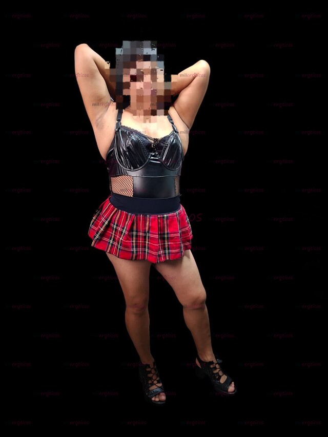 FOTOS DE 24 AÑS LESLY FORNEA EMPEZANDO CACHONDA APRETADITA MOJADITA LIMPIA
