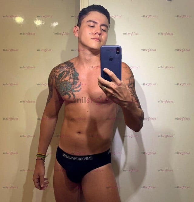 FOTOS DE LOUIS MODELO DE TALLA INTERNACIONAL DE PASO POR TU CIUDAD