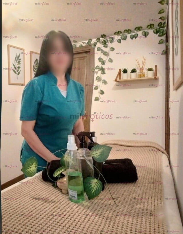 FOTOS DE UN MASAJE PARA ALIVIAR EL ESTRÉS ? O PARA CONSENTIR TU CUERPO ?