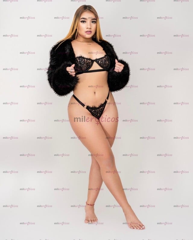 FOTOS DE PRECIOSA COLOMBIANA PETIT MUY ATENTA Y ATRACTIVA
