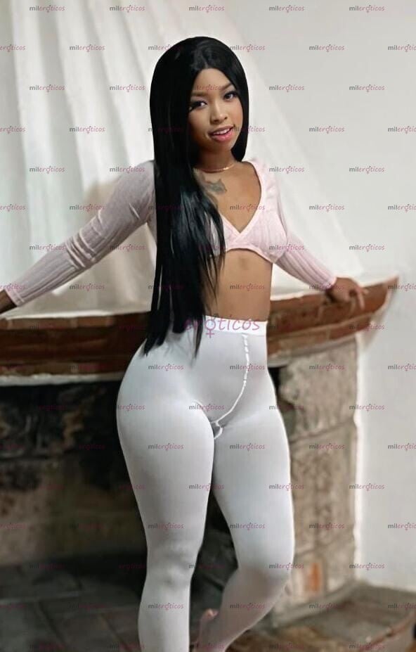 FOTOS DE HERMOSA MORENITA COLOMBIANA, DE PASO POR TU CIUDAD