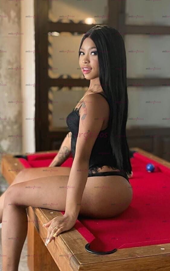 FOTOS DE HERMOSA MORENITA COLOMBIANA, DE PASO POR TU CIUDAD