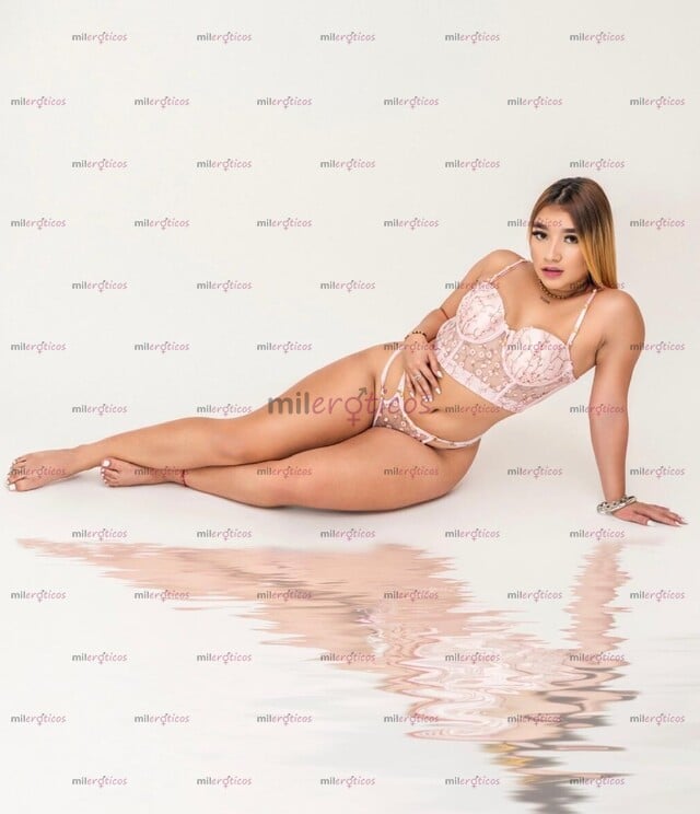 FOTOS DE PRECIOSA COLOMBIANA PETIT MUY ATENTA Y ATRACTIVA
