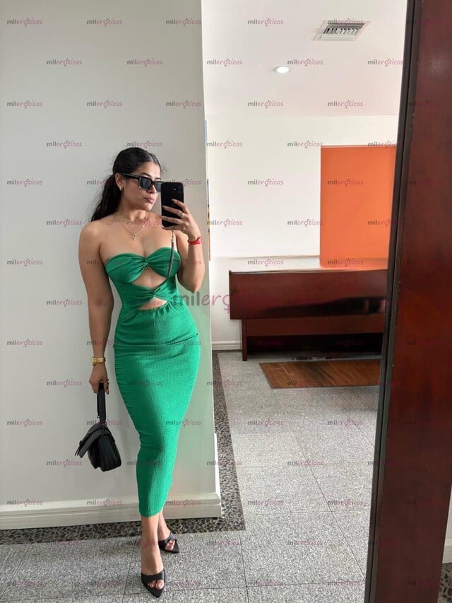 FOTOS DE APASIONADA Y SENSUAL JOVENCITA DE TETAS RICAS