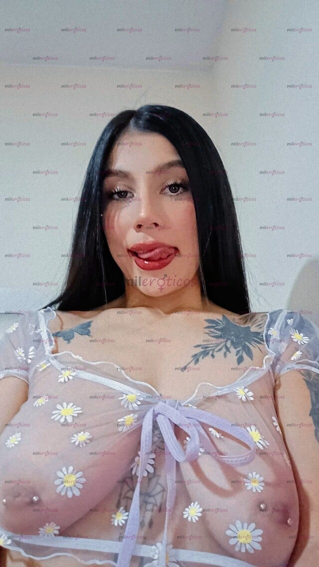 FOTOS DE UNA CHICA DELGADA CON CARA PRECIOSA DELGADA ELEGANTE CARIÑOSA, PERFECTA, LIMPIA