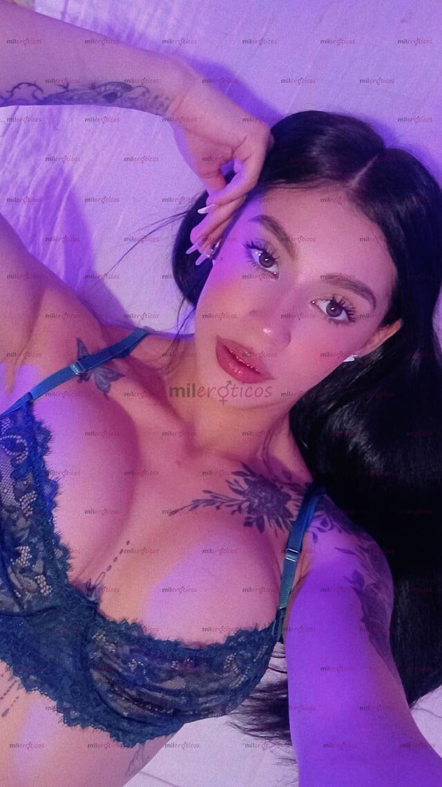 FOTOS DE UNA CHICA DELGADA CON CARA PRECIOSA DELGADA ELEGANTE CARIÑOSA, PERFECTA, LIMPIA