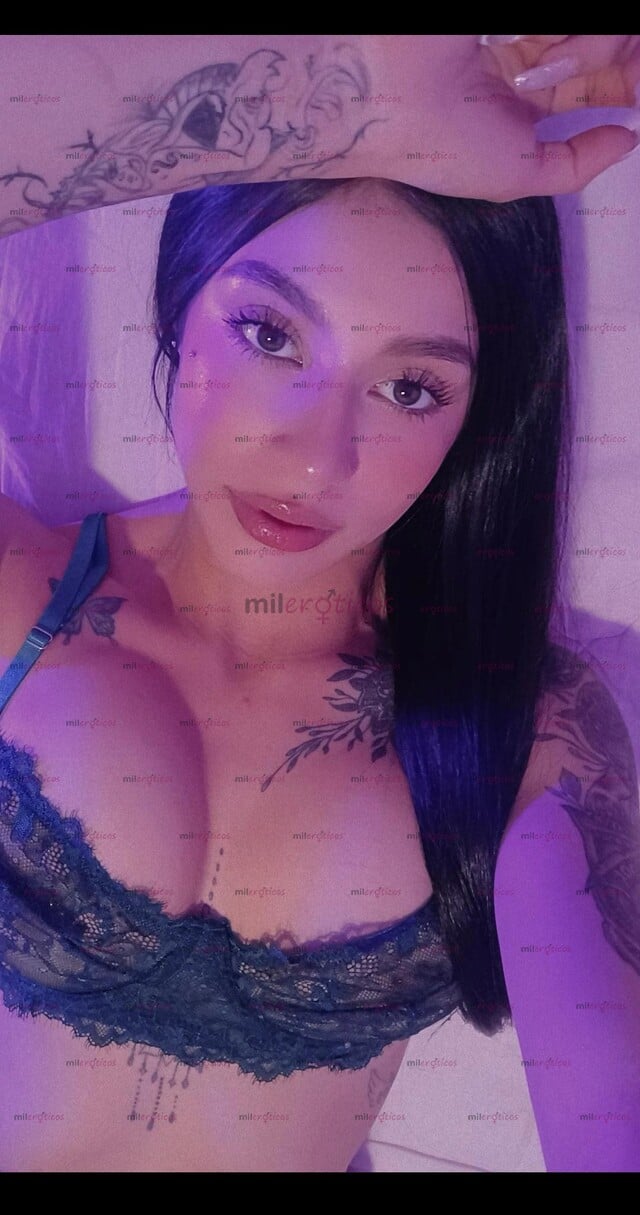 FOTOS DE UNA CHICA DELGADA CON CARA PRECIOSA DELGADA ELEGANTE CARIÑOSA, PERFECTA, LIMPIA