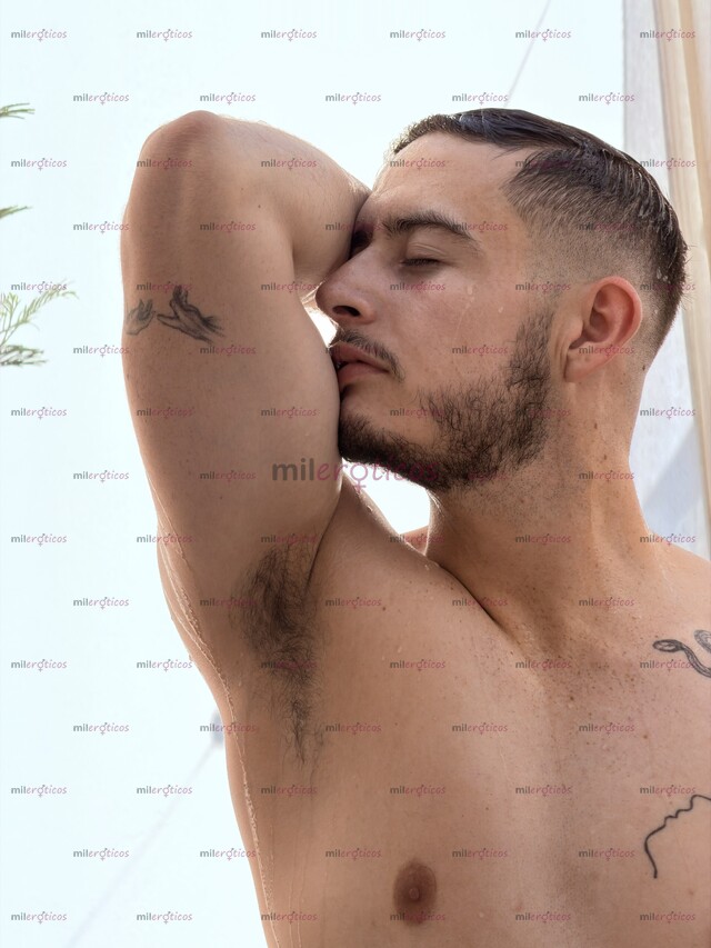 FOTOS DE CHICO GUAPO CON OJOS DE COLOR Y WUERITO LISTO PARA TU SERVICIO