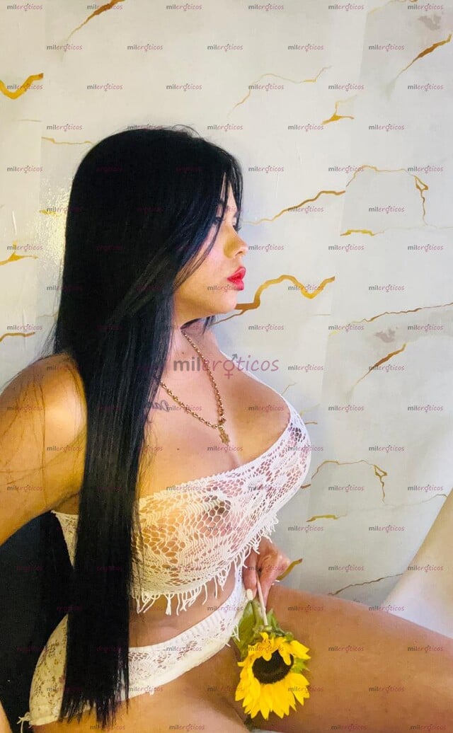 FOTOS DE NICOL DIABLITA COMPLACIENTE, LISTA PARA TRATARTE COMO UN REY