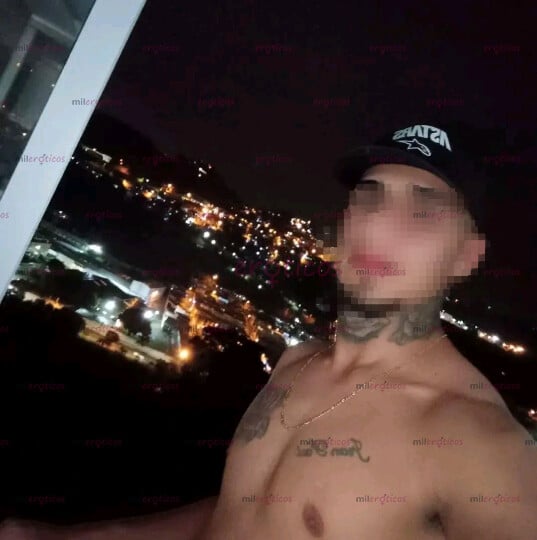 FOTOS DE NUEVO EN ESTO BIEN DOTADO 20 CM Y PERLAS VENGO A COMPLACERTE Y A PASARLA RIKO