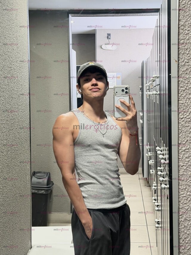 FOTOS DE JOAO, BABYFACE, COLOMBIANO CUERPO ATLÉTICO