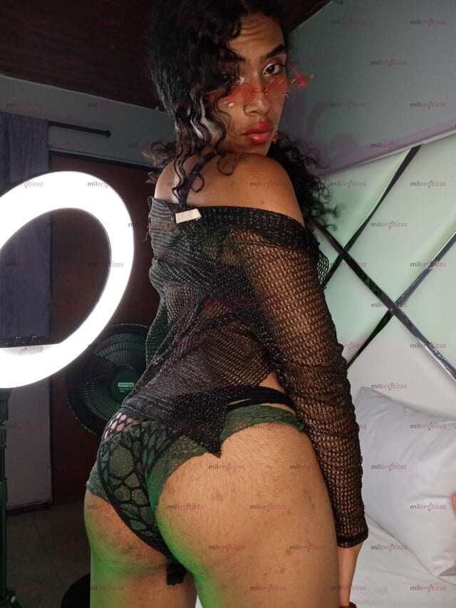 FOTOS DE HERMOSA POLLITA MORENA SUPER FEMENINA PRIMERA VES EN LA CIUDAD