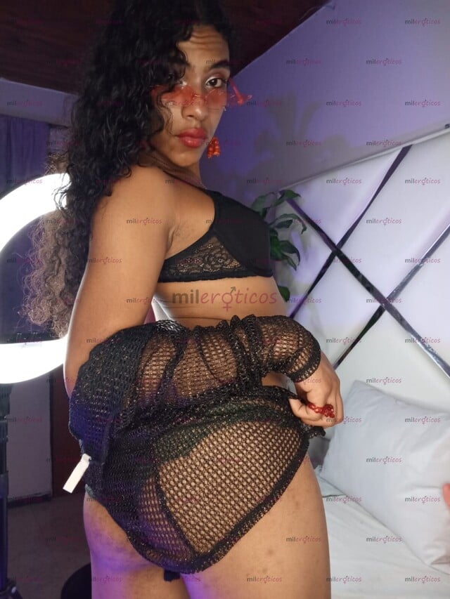 FOTOS DE HERMOSA POLLITA MORENA SUPER FEMENINA PRIMERA VES EN LA CIUDAD
