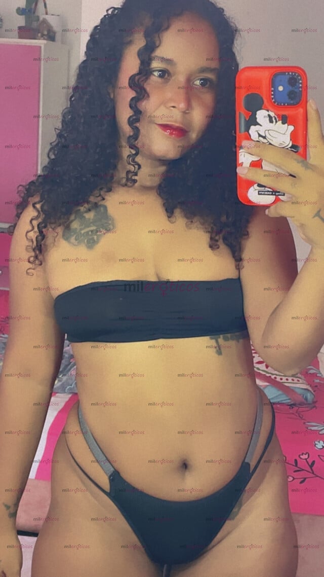FOTOS DE HERMOSA MORENA EXTROVERTIDA DE UN BUEN CUERPO