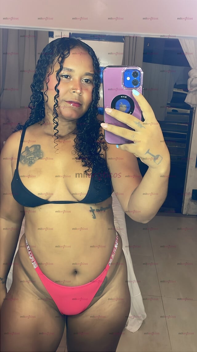 FOTOS DE HERMOSA MORENA EXTROVERTIDA DE UN BUEN CUERPO