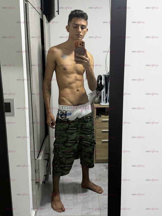 FOTOS DE FLACO CARIÑOSO COMPLACIENTE CON LUGAR DISCRETO