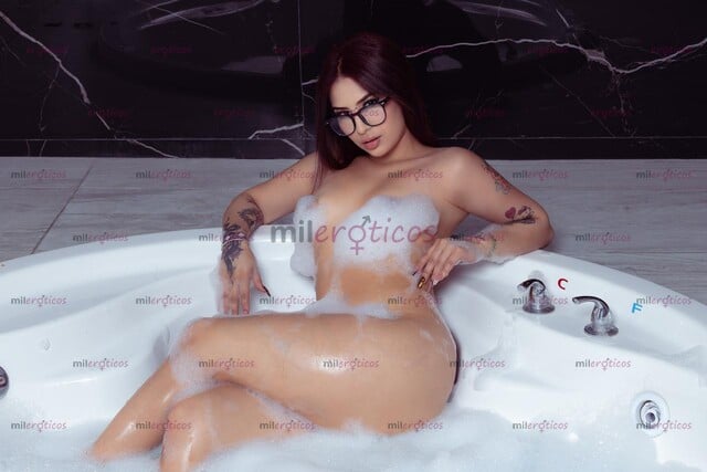 FOTOS DE HERMOSA JOVENCITA COLOMBIANA ARDIENTE Y FOGOSA CURVILÍNEA