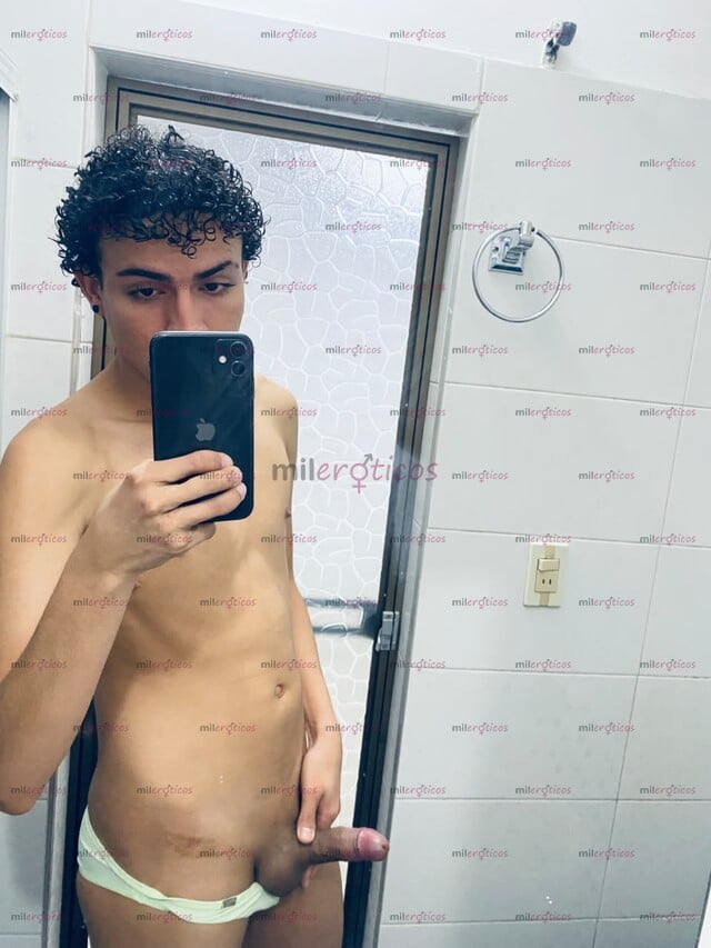 FOTOS DE NEA IMDOMABLE POLLO DE 22 AÑOS CABRON DOMANDO CULOS GOLOSOS 100%DOMINATE