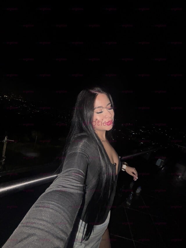 FOTOS DE HERMOSA PAISA COMPLACIENTE DISPONIBLE PARA TI Y PASARLA DELICIOSO