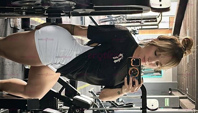 FOTOS DE FINA Y COMPLACIENTE PIERNAS Y NALGAS PERFECTAS