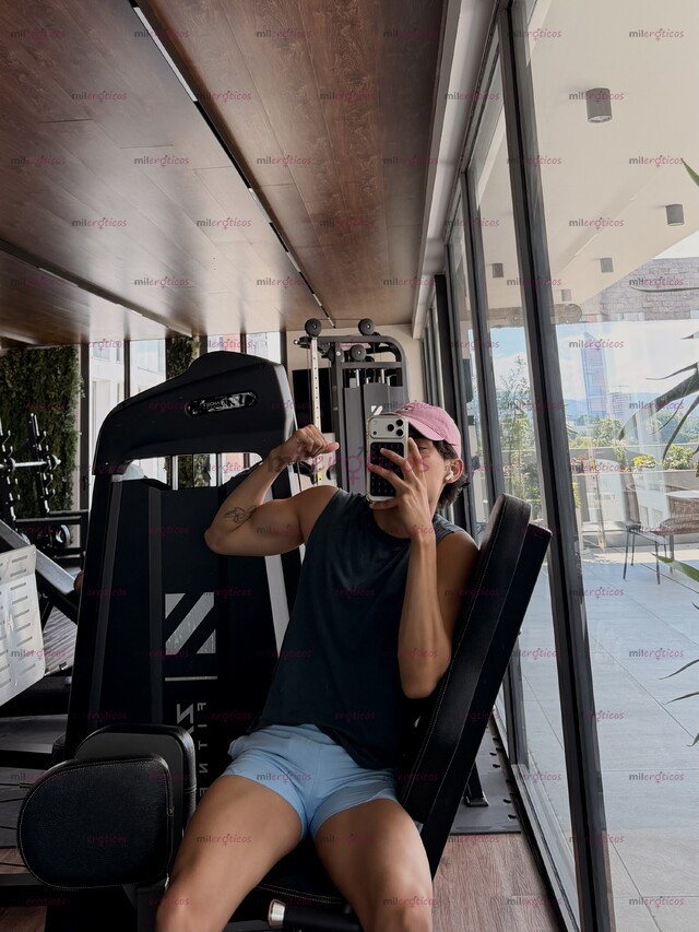 FOTOS DE JOAO, BABYFACE, COLOMBIANO CUERPO ATLÉTICO