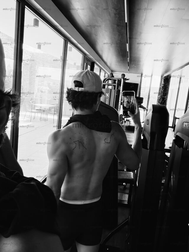 FOTOS DE JOAO, BABYFACE, COLOMBIANO CUERPO ATLÉTICO