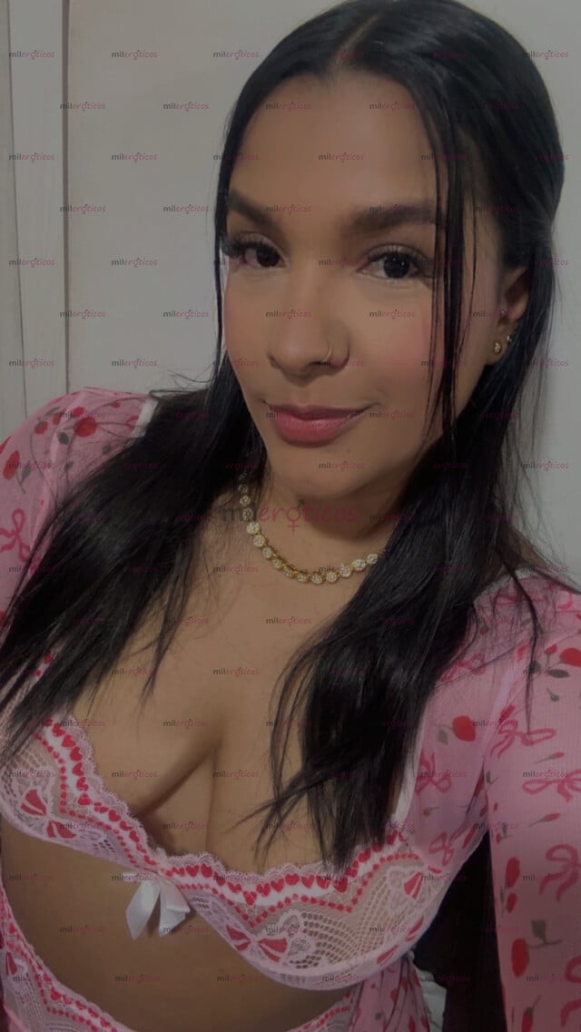 FOTOS DE EMMA MORENA VIP SEXY CON GRAN TRASERO FOGOSA
