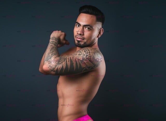 FOTOS DE MAMADO TATUADO MACHO LECHERO 20CM CON DTO