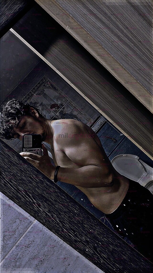 FOTOS DE TU MORENO FLACO ESTA AQUI CON GANAS DE CUMPLIR TUS FANTASIAS MAS PROFUNDAS