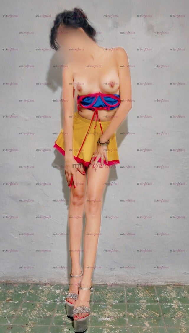 FOTOS DE KIMBERLY LOZANO BELLA JOVENCITA SKINNY CON LUGAR PARA ATENDERTE