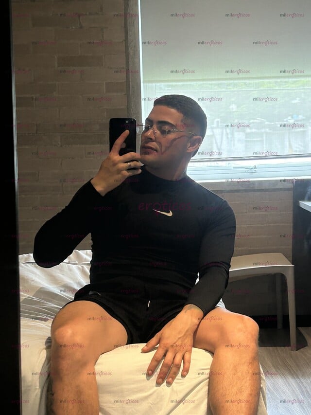 FOTOS DE JOVEN ACTIVO ( PAISA ATRACTIVO ALTO Y MORBOSO )DISPONIBLE