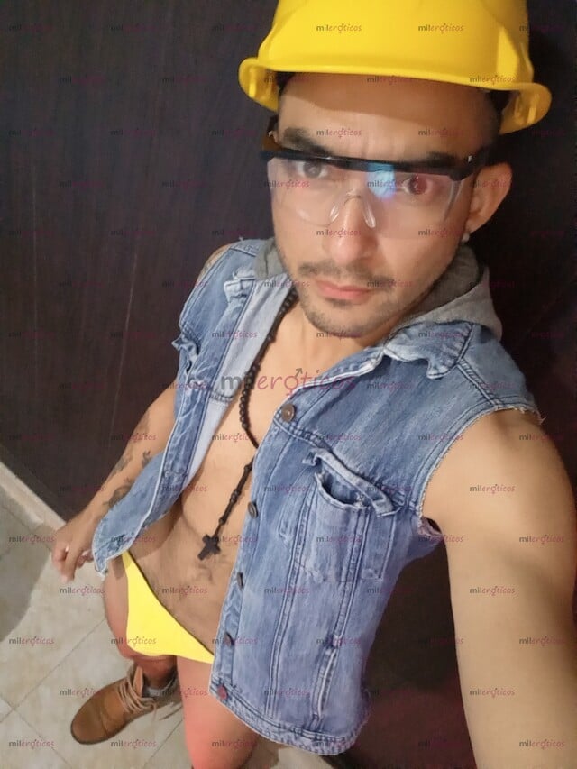 FOTOS DE CHICO MORENO LATINO, INTER VERSATIL, DISPONIBLE