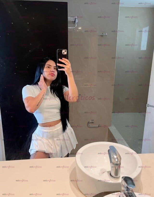 FOTOS DE STEFANI ARDIENTE VENEZOLANA SEXY Y NATURAL SOLO UNOS DIAS