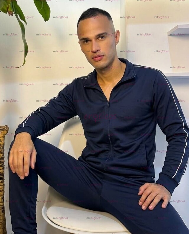 FOTOS DE MAXIMILIANO XL DISPUESTO A COMPLACER TODAS TUS FANTASIAS