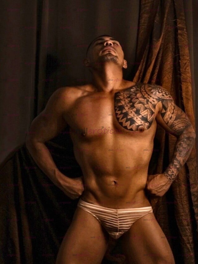 FOTOS DE MAMADO TATUADO MACHO LECHERO 20CM CON DTO