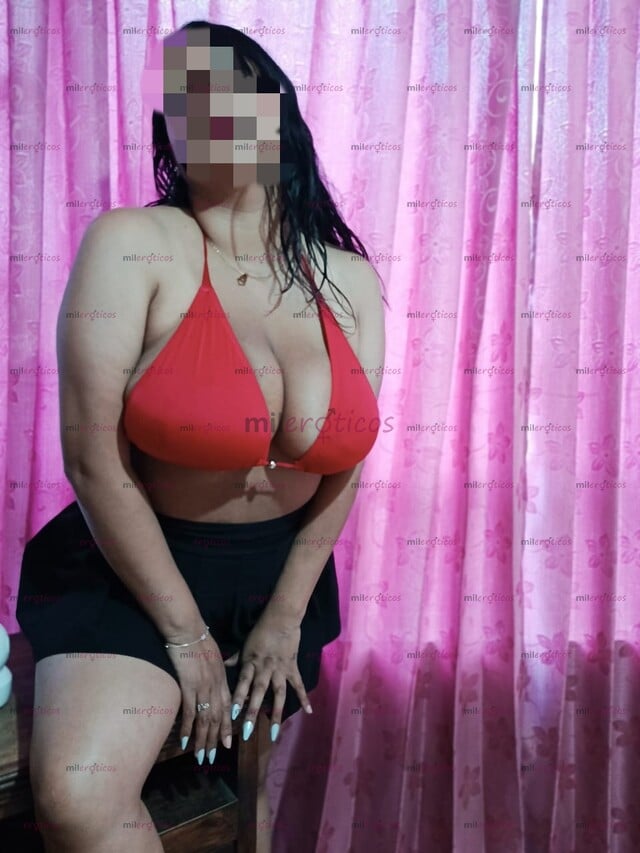 FOTOS DE DANNIS CHICA TETONA LISTA PARA DESPERTAR TODOS TUS SENTIDOS