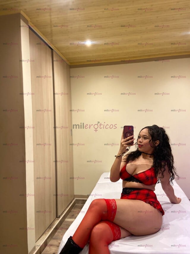 FOTOS DE SCARLET UNA MORENA MUY COMPLACIENTE DE TETAS NATURALES