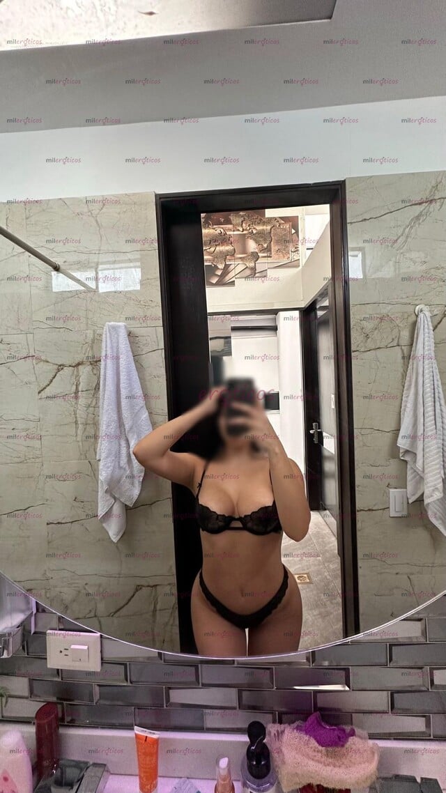 FOTOS DE SALOMÉ, SEXY, VOLUPTUOSA Y COMPLACIENTE