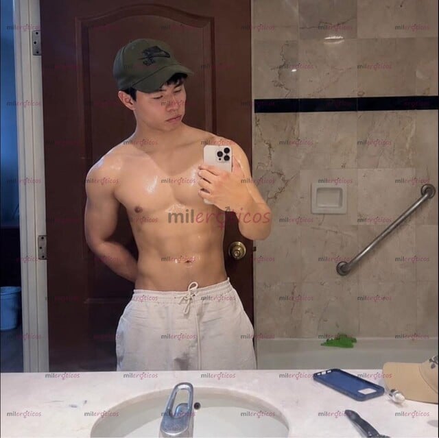 FOTOS DE ESTUDIANTE ATLETICO ACTIVO DISPONIBLE PARA CONOCERNOS LA PASAREMOS MUY RICO