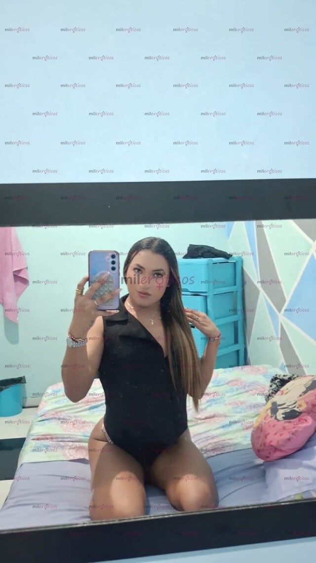 FOTOS DE UNA DULCE CEREZITA, LO QUE LE FALTA A TU PASTEL MI CIELO VEN Y PONME ENCIMA DE T