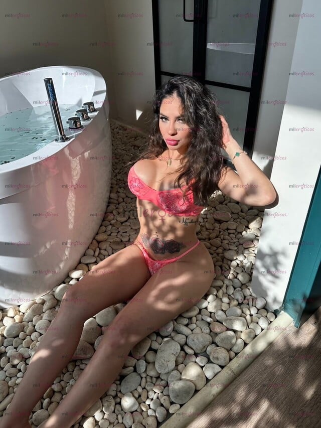 FOTOS DE THALIA HERMOSA MUÑECA UNA MUJER ELEGANTE