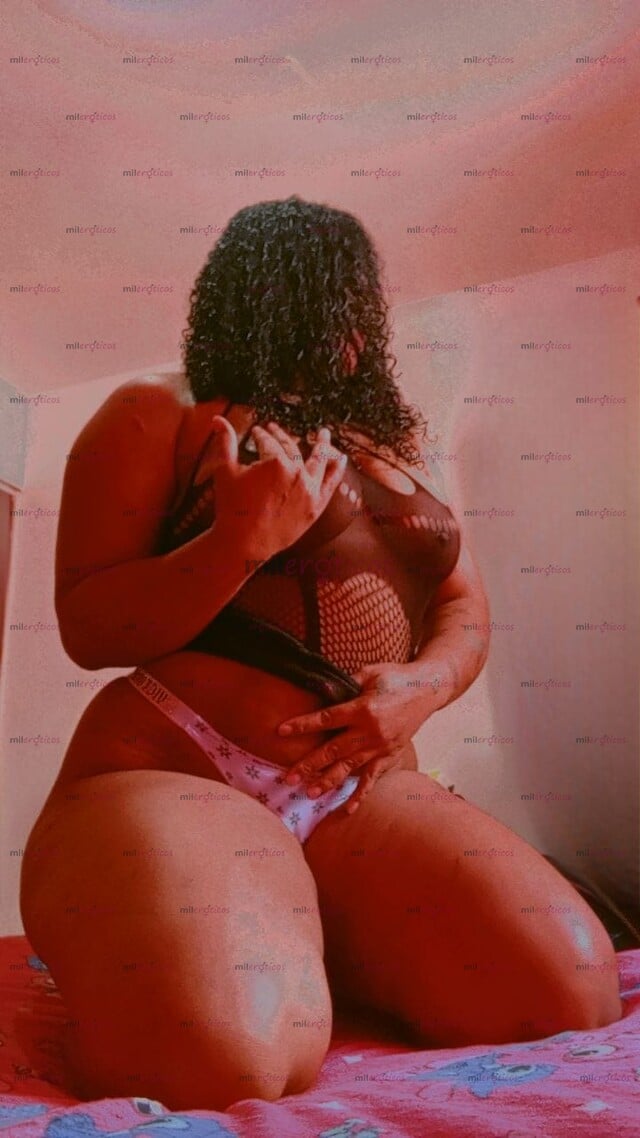 FOTOS DE CAMILA UNA HERMOSA MORENA CON UN CUERPAZO DE INFARTO DE